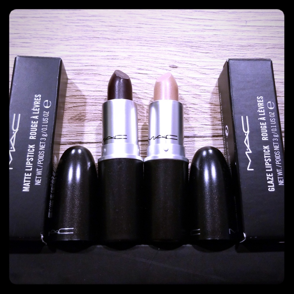 M.A.C COSMETICS LIPSTICK